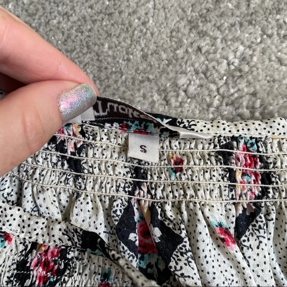 Tucker NYC Floral Diamond Dot Button Silk Blouse - Picture 6 of 9